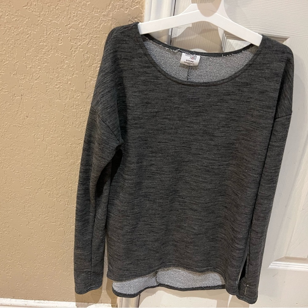 Sweatshirt top